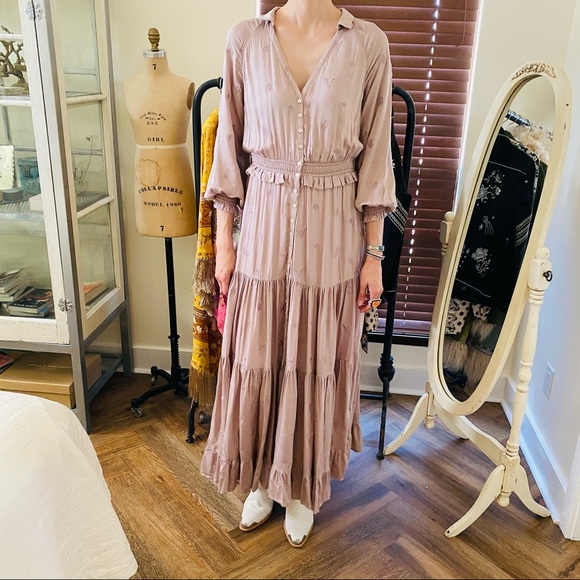 SOLD ♥️ Spell ♥️ SAMPLE Lavender Embroidered Gown - Picture 3 of 8